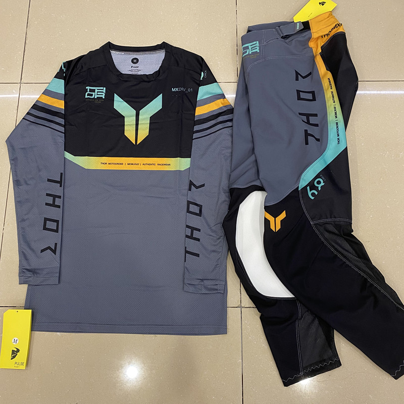 2026 Launchmode Futura Black / - огляд і ціна Riding Gear